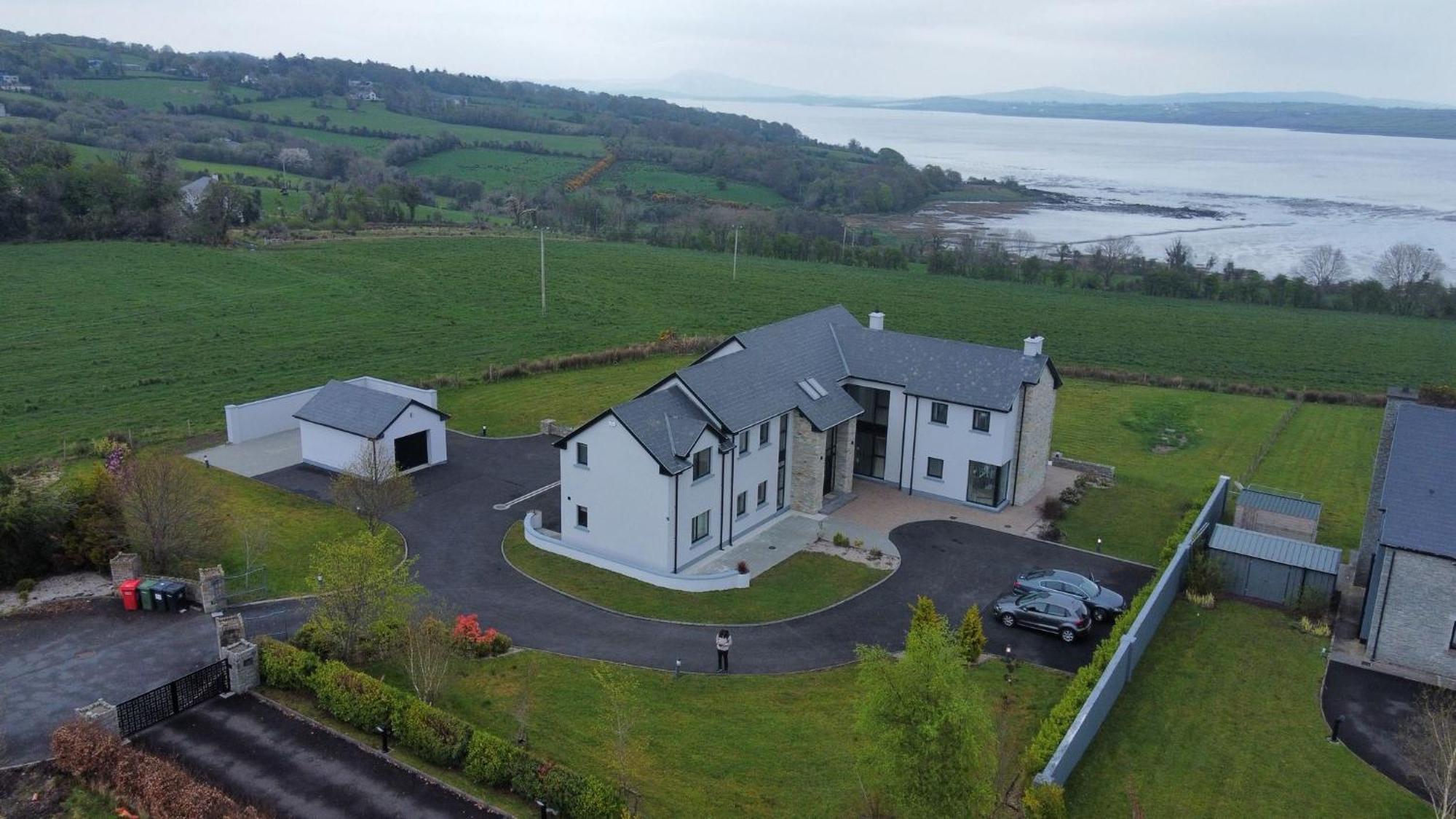 Serene Luxurious Haven With Sea Views Lodge